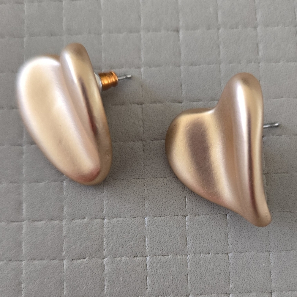 Heart Stud Earrings  - Gold Matte - Picture 6 of 8